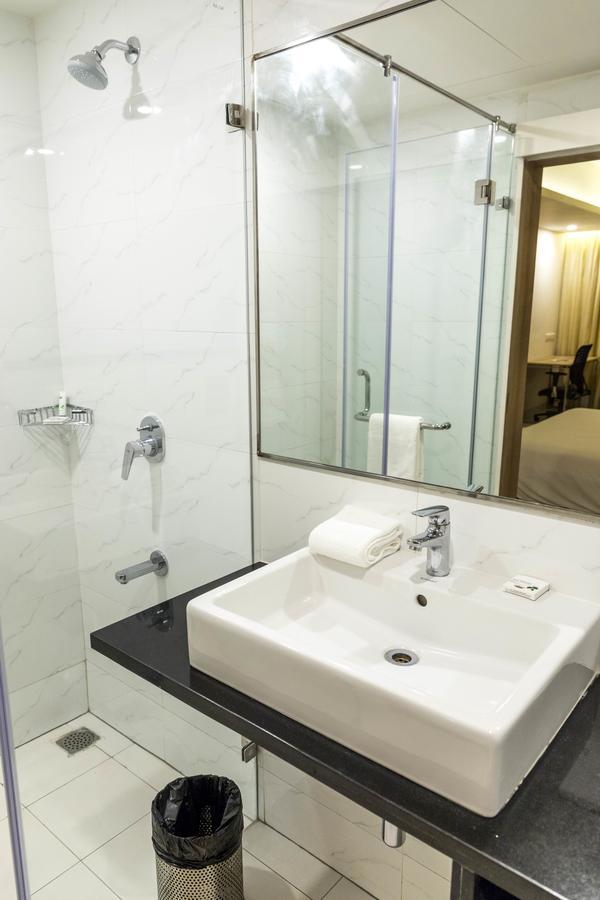 Hotel Citycentral Vijayawāda Esterno foto
