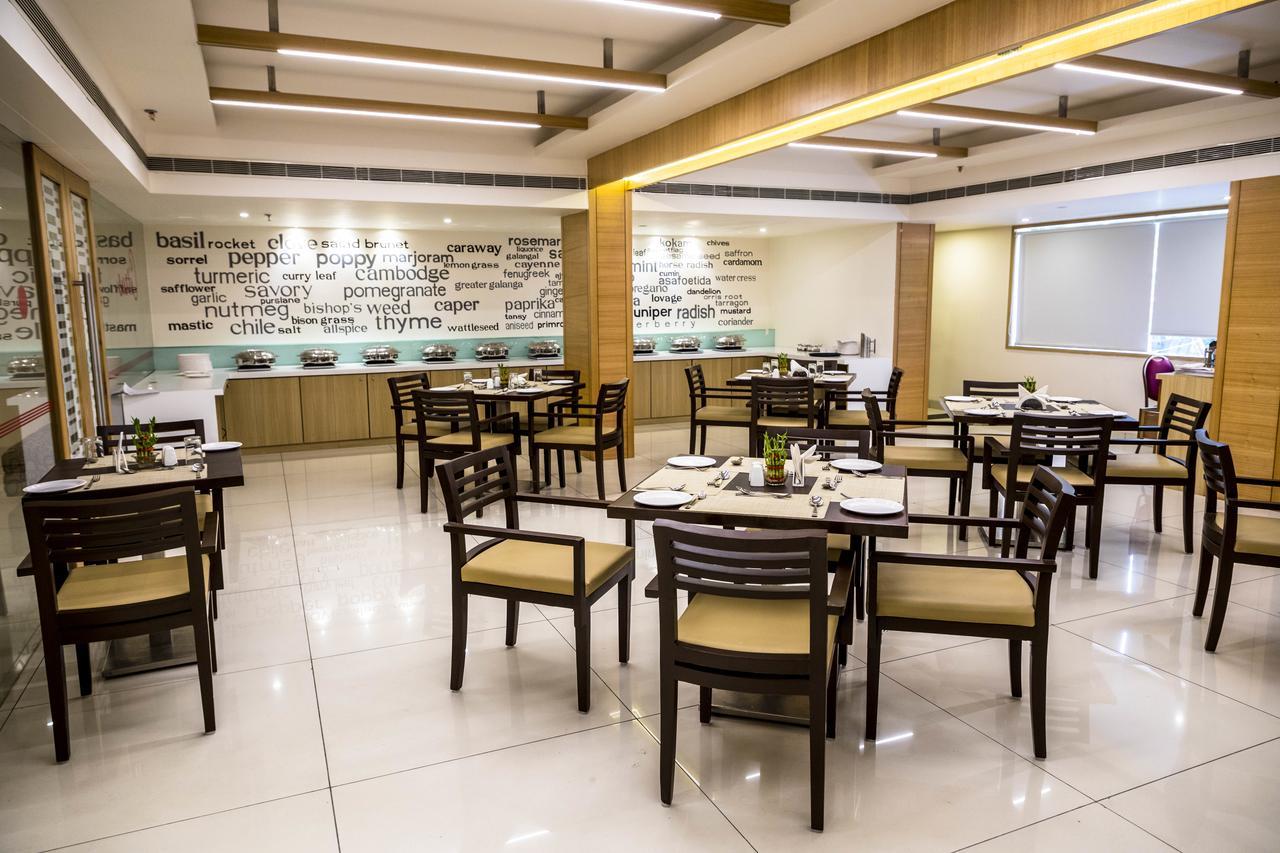 Hotel Citycentral Vijayawāda Esterno foto