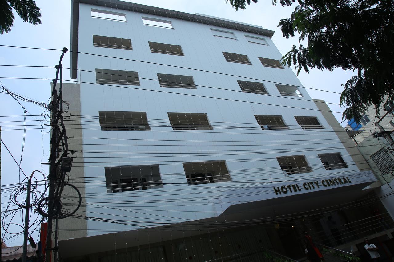 Hotel Citycentral Vijayawāda Esterno foto